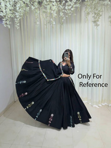 Lehenga Choli noir avec broderie miroir, ensemble traditionnel indien spécial pour femmes, Navratri Garba Lehenga Navratri Chaniya - Product Image 1