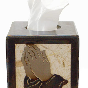 Funda para caja de pañuelos Christian – Decoración rústica de metal para baño – Calvery Hill y Praying Hands - Product Image 1