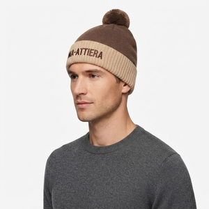 Bonnet en tricot personnalisé marron crème avec pompon, chaud pour l'hiver, à revers, avec logo brodé - Product Image 5
