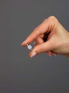 Anillo de Compromiso con Halo de Diamantes Cultivados en Laboratorio de 0.50ct, Corte Cojín, Color D, Claridad VVS, Certificado IGI, Oro Sólido de 14k - Product Image 5