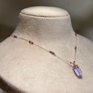 Collier artisanal en cristal d'améthyste, pendentif en pierre violette enroulé sur fil, cordon ajustable perlé, bijoux bohèmes faits à la main - Product Image 3