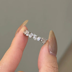 Anillo de media eternidad con diamantes cultivados en laboratorio de corte fantasía mixto, banda de boda de oro de 14K, anillo de aniversario único con diamantes de múltiples formas. - Product Image 5