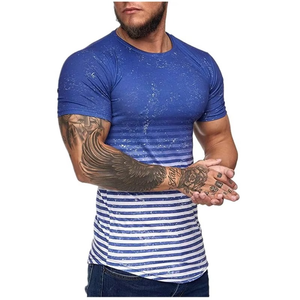 Camiseta de manga corta con cuello redondo para hombre, corte ajustado, estampado degradado a rayas, tejido de punto, informal. - Product Image 4