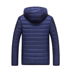 เสื้อแจ็คเก็ตพัฟเฟอร์น้ำหนักเบาพิเศษ พับเก็บได้ สำหรับเดินทาง  แบบ unisex สีดำ ผลิตจากโพลีเอสเตอร์ กันลม  พร้อมสกรีนโลโก้ - Product Image 6