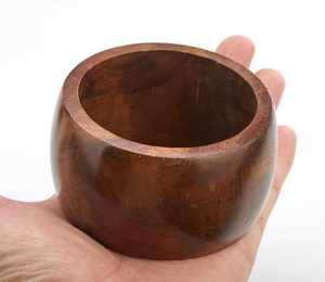 Brazalete de Madera Clásico Cristiano para Mujer con Perlas de Imitación y Acabado Liso para Fiestas - Product Image 6