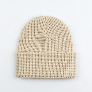 Gorros de punto acanalado al por mayor, gorros de punto con parche personalizado, precio de fábrica, gorros de punto estilo streetwear - Product Image 3