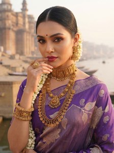 Sari en tissu scintillant Aura Luxe Elite de la collection Royal Blue Blossom, élégance intemporelle pour les fêtes et les mariages - Product Image 5