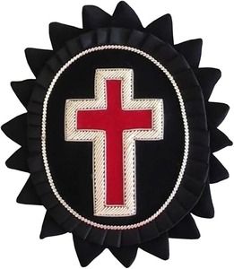 Chapeau des Templiers avec Rosette - Broderie à la main en fils de soie, croix rouge, tissu polyester, instructions d'entretien : lavage en machine - Product Image 1