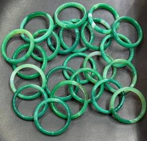 Anillo Brazalete de Ágata Multicolor – Pulsera de Piedras Preciosas Naturales |   Joyería de Cristal Pulido para Mujeres y Hombres |   Elegante y Hecho a Mano - Product Image 2