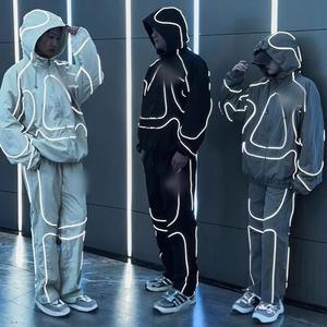 Ensemble de survêtement coupe-vent en nylon respirant et écologique pour homme, deux pièces, veste zippée et pantalon de jogging patchwork personnalisé - Product Image 1