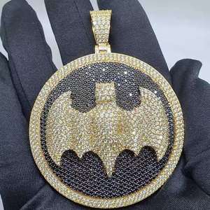 Pendentif Moissanite Personnalisé, Breloque Ronde Glaçon, Plaqué Rhodium, Bijoux Hip Hop Noir et Or pour Hommes et Femmes, Idéal pour les Fêtes - Product Image 3