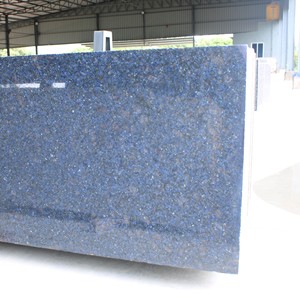 หินแกรนิตขัดเงาสีฟ้าน้ำแข็งทนทานสำหรับพื้นและเคาน์เตอร์พื้นผิวทนต่อรอยขีดข่วนเหมาะสำหรับการออกแบบบ้านที่ทันสมัย - Product Image 2