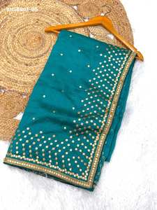 Fournisseur indien de saris et chemisiers traditionnels en soie Vichitra bicolore, richement brodés avec du papier Gota, de la marque Saree Love. - Product Image 2