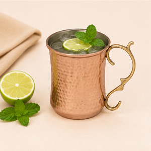 Mug à Moscow Mule en cuivre pur artisanal avec finition martelée antique et poignée décorative en laiton pour bières et cocktails - Product Image 3