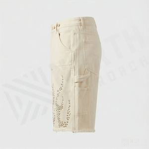 กางเกงยีนส์ขาสั้นพรีเมียมสำหรับผู้ชาย ออกแบบใหม่สำหรับเล่นกีฬา มีไซส์ผู้ใหญ่ ขายส่ง รับทำโลโก้ สีตามสั่ง สไตล์ประดับเพชร - Product Image 3