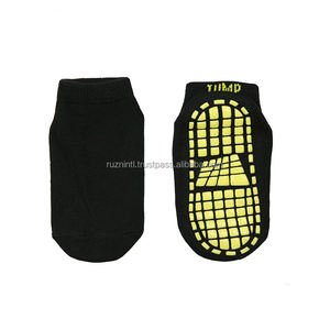 Chaussettes en coton doux et respirant avec un design confortable qui évacue l'humidité pour un usage quotidien décontracté et des activités sportives - Product Image 2