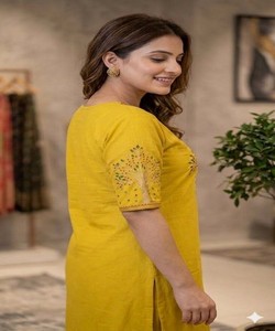 Conjunto de Kurta y Pantalón de Algodón Amarillo Moderno con Bordado, Estilo Indio-Pakistaní para Mujer, Ropa de Fiesta, AARVI-85441 - Product Image 3