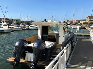 Yacht sportif en aluminium UBI 13512 personnalisé de 13 m pour 12 passagers avec moteur hors-bord de 300 CV, 35-40 nœuds, pour la pêche en rivière et les loisirs - Product Image 4