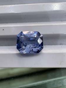 Saphir bleu du Sri Lanka de 2,18 carats, très demandé, pour la fabrication de bijoux tels que des bagues, des pendentifs, des médaillons et autres ornements. - Product Image 6