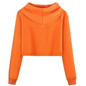Sudadera con capucha corta y elegante para mujer con un ajuste relajado para uso diario y estilo urbano. - Product Image 2