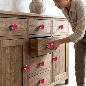 Poignée de meuble moderne ronde en laiton fuchsia pour armoire, tiroir et rangement de salon, installation facile - Product Image 2