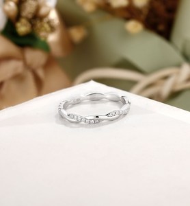 Bague de mariage torsadée en argent sterling 925 plaqué rhodium avec moissanite taille ronde, motif corde, cadeau pour anniversaires et événements spéciaux - Product Image 3