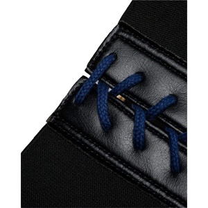 Kit de protection de boxe Fly Boxing Gear en cuir de vache véritable pour entraînement et sparring, comprenant des gants de boxe à lacets, une protection nasale, un protège-tête et un protège-guêtres. - Product Image 4