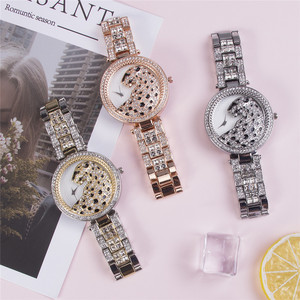 Montre pour femme 4439, dorée, ornée de diamants léopard, style hip-hop, à quartz, bracelet en acier inoxydable, montre-bracelet de style professionnel - Product Image 5