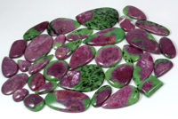 Radha Arts Quartz Rubis Naturel Cabochon Pierre Précieuse en Vrac Faite à la Main Formes Assorties Guérison Vert Rouge 25-45mm Certifiée par un tiers