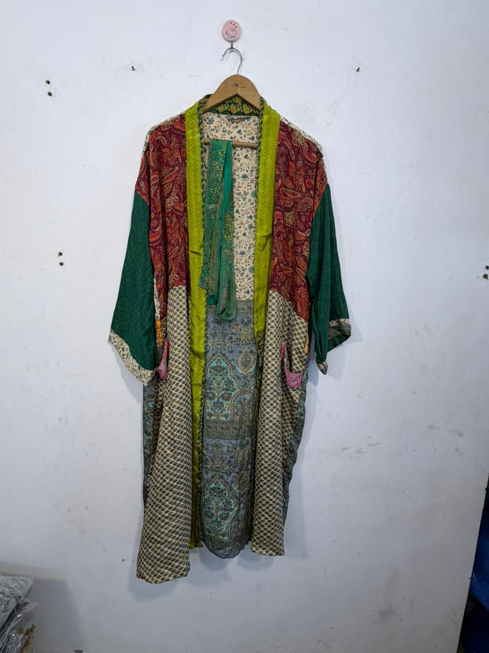 หลาย