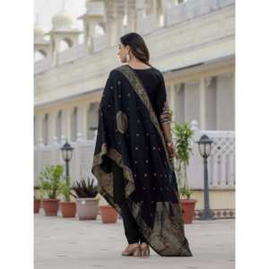 Ensemble Kurti Pantalon Dupatta pour femmes - Tenue élégante en trois pièces - Product Image 3