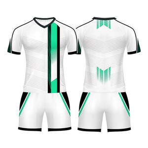 Tenue de football personnalisée par sublimation, ensemble maillot et short, doux, respirant, séchage rapide, anti-UV, équipement de football - Product Image 5