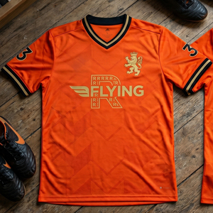 Maillot de football Regal Athletic orange à col en V, manches courtes, 100 % polyester, anti-transpiration - Product Image 1