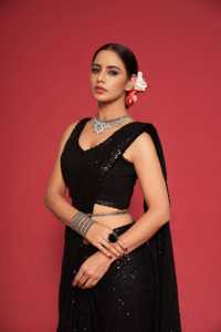 Sari de Georgette Negro de Lujo con Lentejuelas, Trabajo de Lentejuelas Pesadas y Diseño a Mano, Blusa de Verano para Bodas y Fiestas Indias - Product Image 2