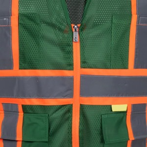 Gilet de sécurité léger avec panneaux réfléchissants lumineux et ajustement réglable pour une visibilité accrue - Product Image 5