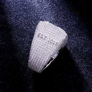 จัดหาโดยตรงจากโรงงาน แหวนฮิปฮอปสำหรับผู้ชาย รุ่น Hook Ya Up Towing Cocktail Ring ทำจากสแตนเลสสตีล ประดับเพชรคิวบิกเซอร์โคเนียแบบไมโครเพฟ ของขวัญเครื่องประดับฮิปฮอป - Product Image 3