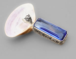 Colgante de piedra preciosa de cuarzo topacio azul relleno de plata – Joyería llamativa de topacio azul natural - Product Image 5