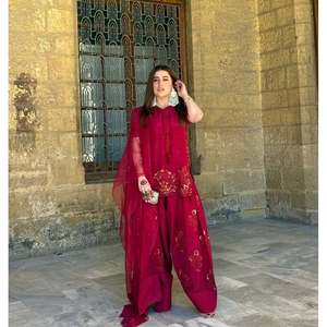 Hermoso Conjunto de Top y Falda de Chifón con Dupatta para Fiestas - Product Image 3
