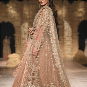 Vestido Lehnga Estilo Asiático para Novia Pakistaní, Lehnga Nupcial Pesada Personalizable para el Día de la Boda - Product Image 3