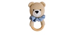 Hochet en bois tricoté au crochet en coton doux de haute qualité, motif animal Labbu Ring, pour bébé Bambini, couleur ivoire, modèle Bubu Bunny, par Indian Consigners