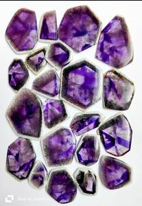 อะเมทิสต์ TRAPICHE คุณภาพสูงสุด แบบแผ่นคาโบชอง ขายส่งเป็นล็อตตามน้ำหนัก มีรูปทรงและขนาดต่างๆ ใช้สำหรับทำเครื่องประดับ - Product Image 5