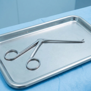 เครื่องมือผ่าตัดแบบใช้มือ Struempel Ear Forceps Six Flowers/OEM F10-133 ได้รับการรับรองมาตรฐาน CE ระดับ Class I วัสดุคุณภาพสูง สำหรับการผ่าตัดหู คอ จมูก - Product Image 2