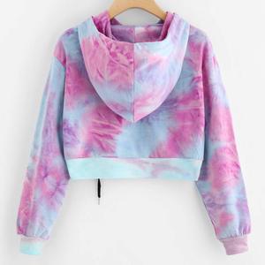 เสื้อฮู้ดครอปผู้หญิง ผ้าฝ้าย 100% ลายมัดย้อม สำหรับฤดูหนาว แขนยาว ทรงหลวม ไหล่ตก มีฮู้ด โลโก้ด้านหน้า สไตล์ลำลอง - Product Image 2