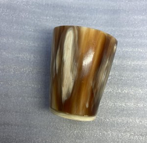 Verre à boire Viking fait main en corne de buffle naturelle, avec bordure en laiton, écologique et durable, verre à bière médiéval inspiré de la mythologie nordique - Product Image 1