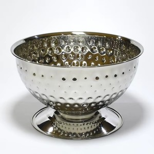 Seau à glace en acier inoxydable à motif circulaire, parfait pour refroidir efficacement le vin, le champagne, la bière et autres boissons. - Product Image 1