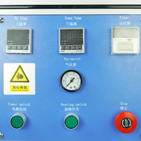 Machine de formage à chaud pour batteries polymères au lithium-ion en format pochette, pour la fabrication de batteries au lithium