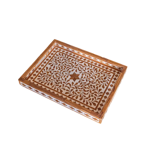 Bandeja de Servir Rectangular Moderna Hecha a Mano de Madera con Incrustaciones de Hueso, Asas Rojas Recortadas, Duradera y Ecológica - Product Image 6