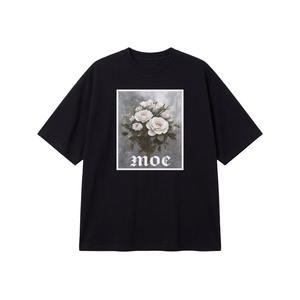 เสื้อยืดโอเวอร์ไซส์ลายดอกไม้ Moe สำหรับผู้ชาย สีดำ แขนสั้น สไตล์ลำลอง สตรีทแวร์ ผ้าเจอร์ซีย์คอตตอน คอกลม โลโก้ด้านหน้า - Product Image 2