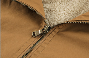 เสื้อแจ็คเก็ตซาฟารีฤดูหนาวสำหรับผู้ชาย ผ้าเดนิมเคลือบหนังแท้ ความหนาปานกลาง คอตั้ง กันน้ำ กระดุมเขาสัตว์ บริการ OEM - Product Image 6