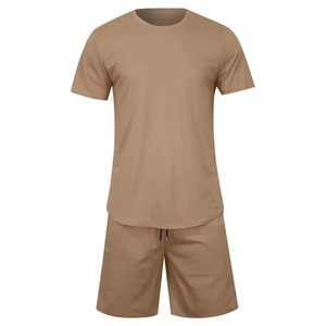 Ensemble de 2 pièces pour homme, style streetwear urbain d'été, style minimaliste, ensemble court léger et respirant, vêtements décontractés - Product Image 1